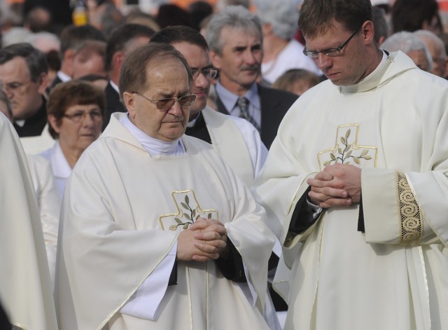 Ojciec Tadeusz Rydzyk z Orłem Straży Ochrony Kolei