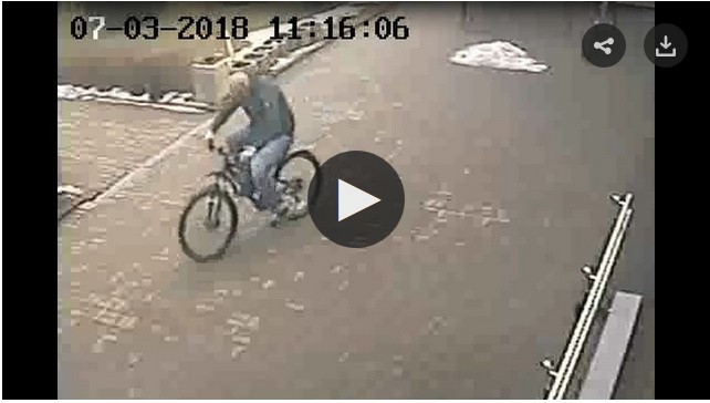 Sprawcę kradzieży roweru nagrał monitoring