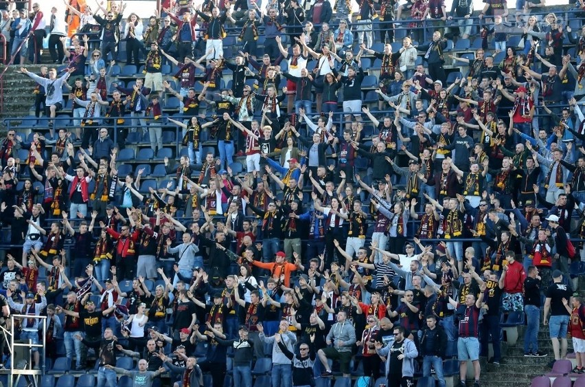 Pogoń Szczecin - Arka Gdynia 3:2. Na stadionie 10 tys. fanów Dumy Pomorza! [ZDJĘCIA KIBICÓW]