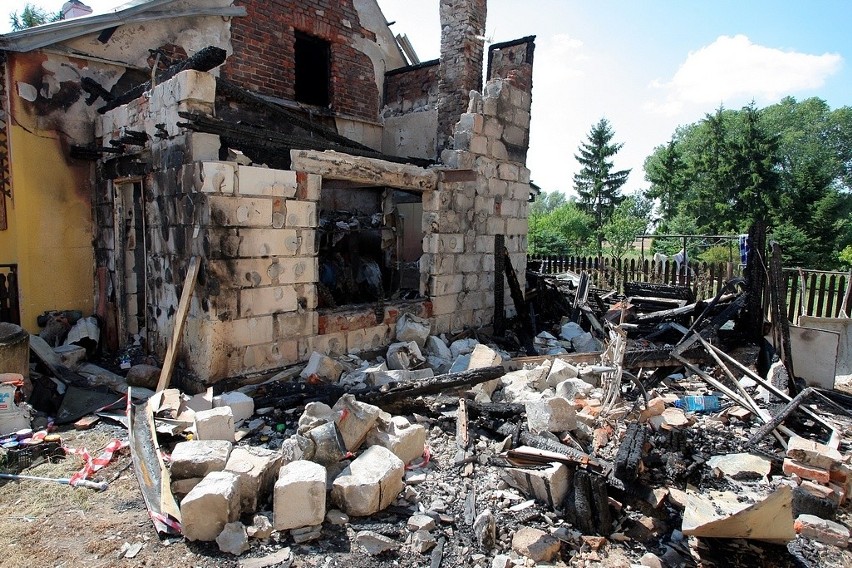 Spalony dom w Tuszynach k. Świekatowa
