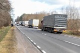 Bobrowniki. Kolejka tirów przed przejściem granicznym sięga 40 km