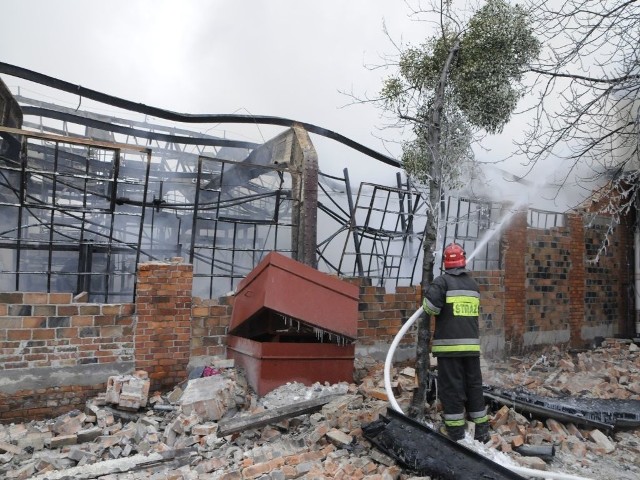 Do pożaru w Bydgoszczy przyjechało łącznie ponad 20 jednostek PSP. Walka z ogniem trwała od 5 aż do późnego popołudnia