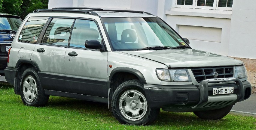 „Leśniczy” godny jeszcze większego zaufania! Subaru wciąż udoskonala Forestera. To już jego - odświeżona - V generacja