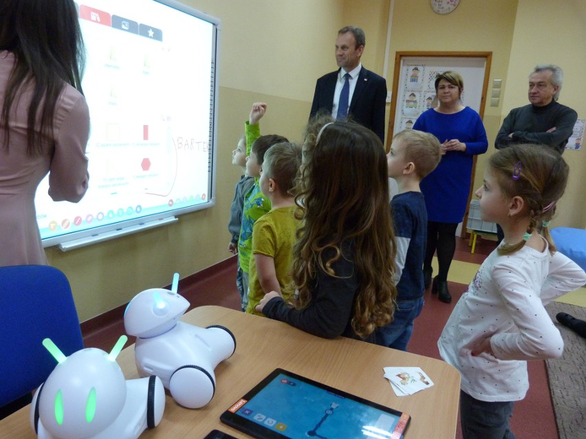Przedszkolaki z Piekoszowa mają roboty i już się uczą ich programowania