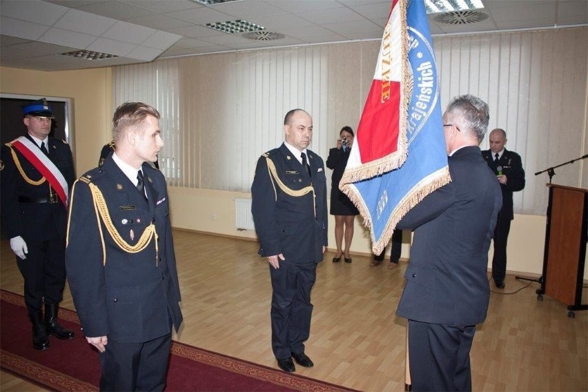 Posiada wspólnie z żoną dom o pow. 123 mkw. z budynkiem...