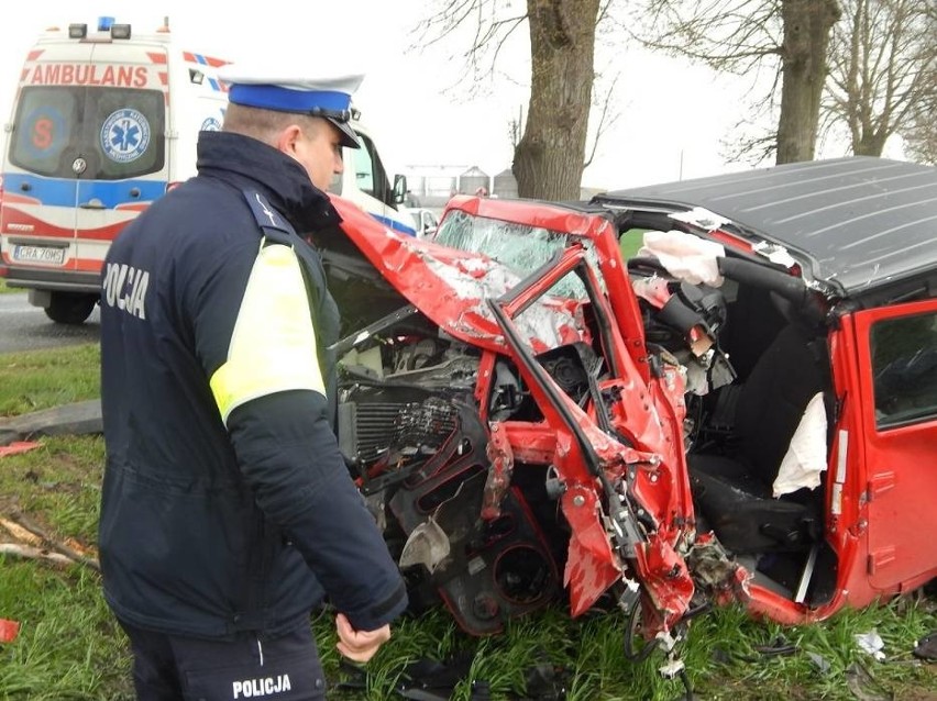 Niestety kwiecień, podobnie, jak poprzednie miesiące,...