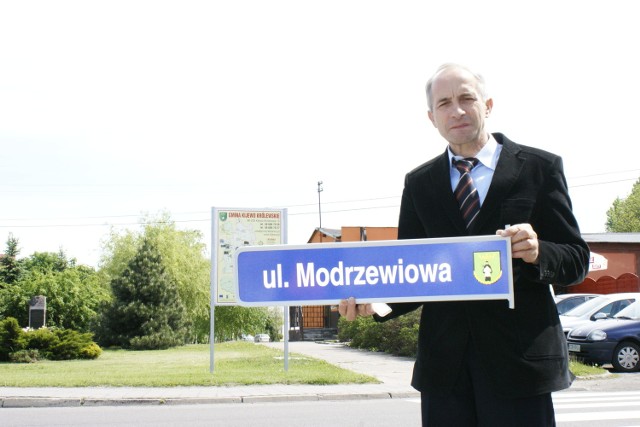 - Zrobimy cztery kilometry dróg - mówi wójt Mieczysław Misiaszek.
