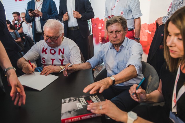 Lech Wałęsa i Leszek Balcerowicz wzięli udział w spotkaniu promującym książkę "Lech, Leszek. Wygrać wolność" Katarzyny Kolendy-Zaleskiej