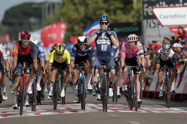 Alberto Dainese triumfatorem dziewiętnastego etapu Vuelta a Espana