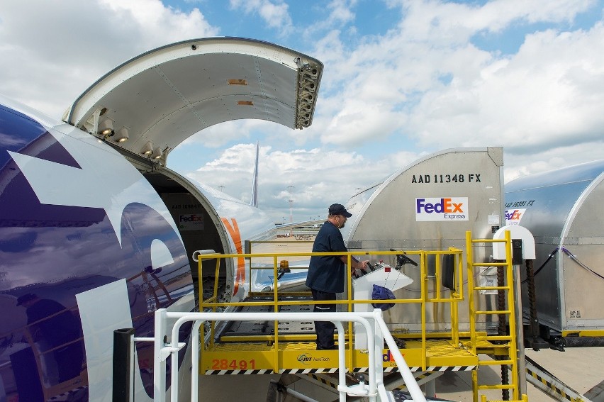 FedEx Express w Pyrzowicach ma nową bazę. Magazyn ma 750 mkw, biura - 200 mk 