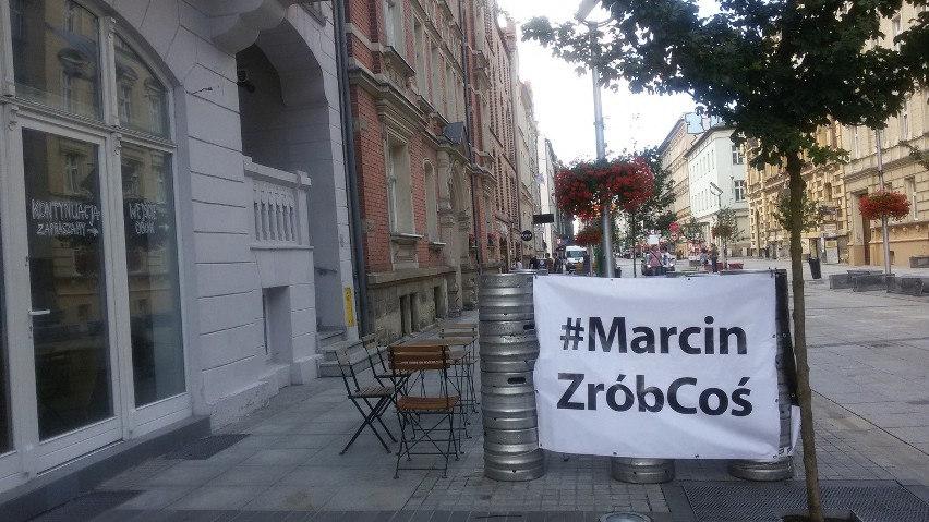 Akcja na Mariackiej. Restauratorzy walczą o możliwość...