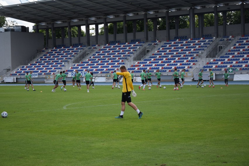 Fortuna 1 Liga. Wtorkowy trening piłkarzy Radomiaka Radom przed środowym meczem z Bruk-Bet Termalicą w Niecieczy ZDJĘCIA