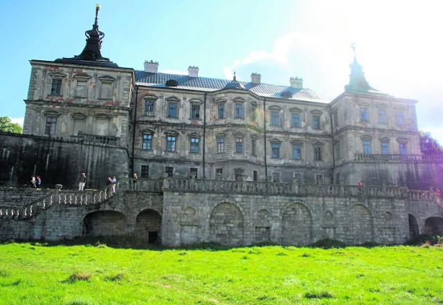 Po wojnie aż do początku lat 90. w pałacu w Podhorcach znajdowało się sanatorium przeciwgruźlicze. Trwa jego renowacja