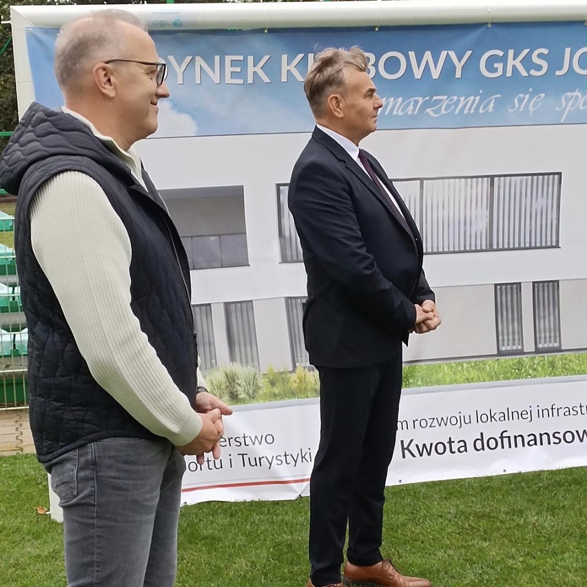 Jodła Jedlnia-Letnisko otrzymała z Ministerstwa Sportu dofinansowanie na budowę budynku klubowego. Zobacz zdjęcia