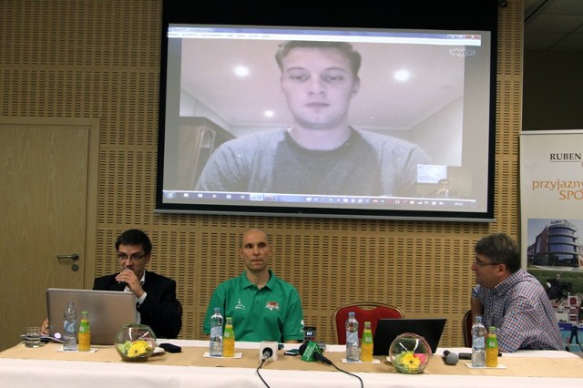 Podczas czwartkowej konferencji prasowej Stelmet zorganizował połączenie z Danielem Johnsonem przez skype'a.