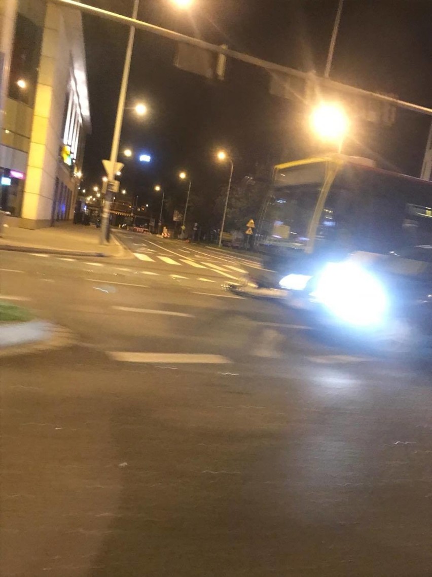Wypadek autobusu MPK obok Arkad Wrocławskich [ZDJĘCIA]