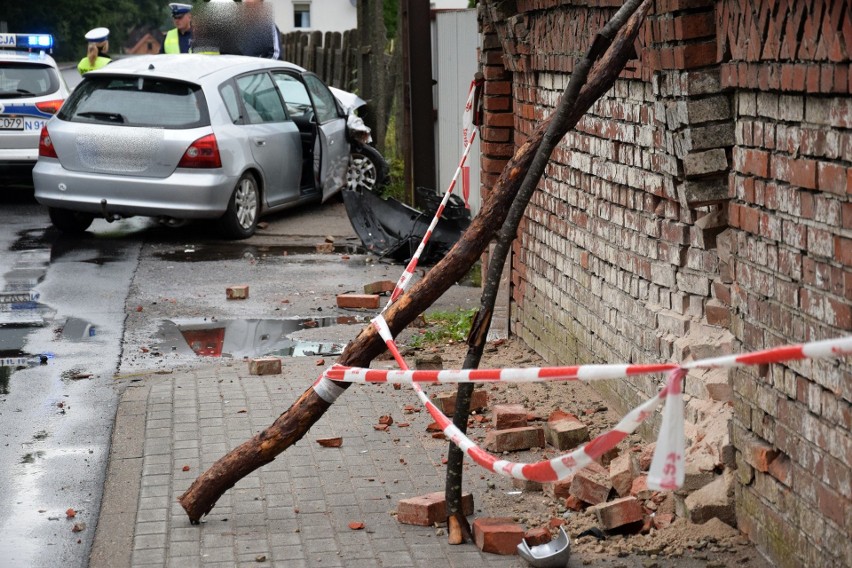 Dzisiaj (1 sierpnia) po godzinie 6 doszło do wypadku w...