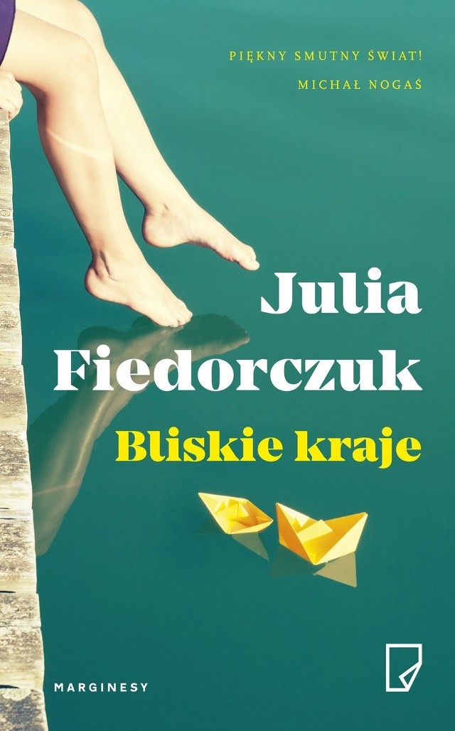 Julia Fiedorczuk urodziła się w 1975 roku. Jest poetką, tłumaczką, adiunktem w Instytucie Anglistyki na Uniwersytecie Warszawskim. Debiutowała w roku 2000 tomem poetyckim Listopad nad Narwią, za który otrzymała nagrodę Polskiego Towarzystwa Wydawców Książek. Autorka kilku zbiorów wierszy: Bio (2004), Planeta rzeczy zagubionych (2006), Tlen (2009) i tuż-tuż (2012), a także zbioru opowiadań Poranek Marii (2010) oraz powieści Biała Ofelia (2012). Laureatka wielu nagród, w tym austriackiej nagrody Huberta Burdy (2005). Jej utwory zostały przełożone na 17 języków, w tym walijski, japoński i islandzki. Mieszka w Warszawie.