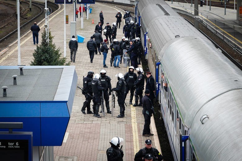 Wyjazd kibiców Pogoni Szczecin na mecz z Lechem Poznań - 18...