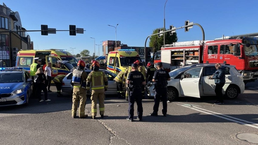 Wypadek na Alei Legionów w Łomży. Toyota zderzyła się z BMW