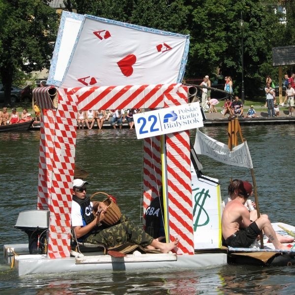 Mistrzostwa Świata w Plywaniu na Byle Czym w Augustowie