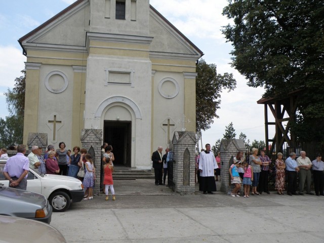 Bronisław, gm. Dobre. W tym roku to parafia św. Bartłomieja dostanie dotację z gminnej kasy na ratowanie zabytku.