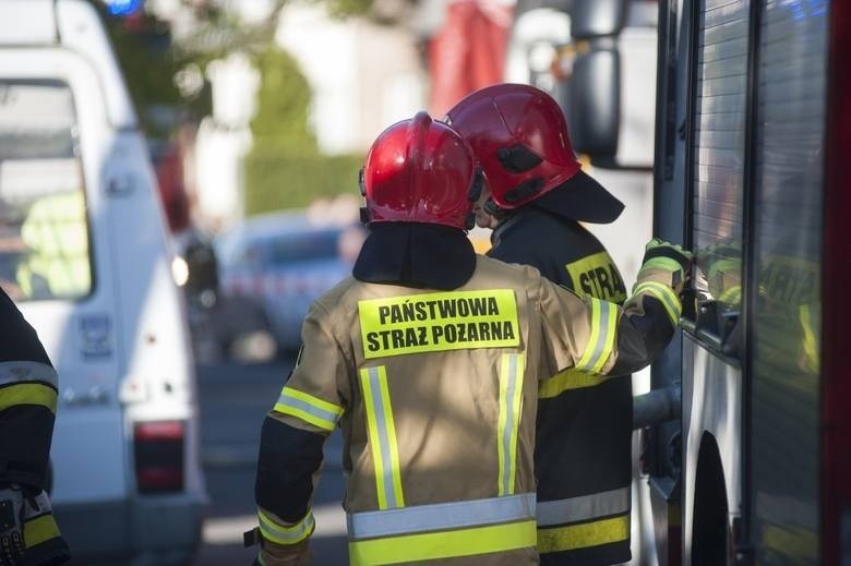 Pożar składowiska opon w Katowicach. Strażacy opanowali...