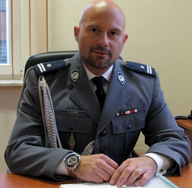 Podinsp. Łukasz Gigiel, pierwszy zastępca komendanta powiatowego policji w Kluczborku.