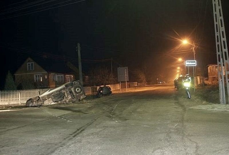 Ul. Chmielna, Widowska: Wypadek. Kobieta wymusiła pierwszeństwo. Dwie osoby w szpitalu (zdjęcia) 