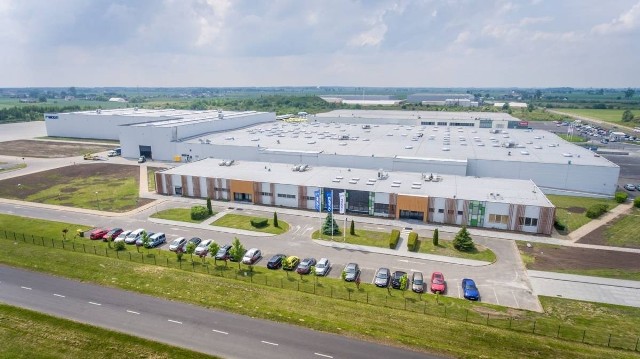 Nowa fabryka powstała w Ostaszewie pod Toruniem. Zakład nazywa się MOD21. Nadal rekrutuje do pracy.