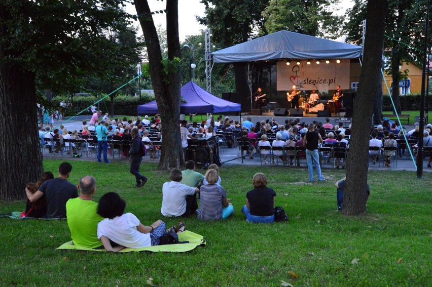 Myślenice. Święto gminy trwa. W sobotę królował folk i pop, a jutro dawka rocka i ...rock-polo. 