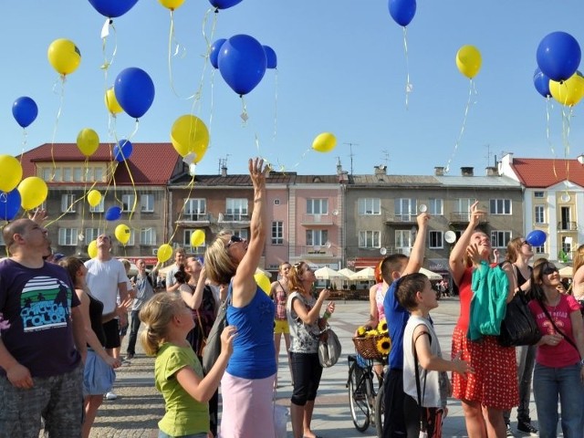 Młodzi wypuścili balony