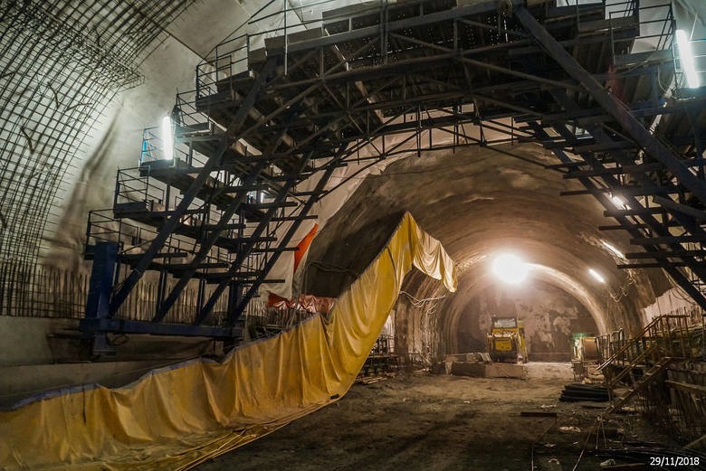 Opóźnienia przy drążeniu tunelu na zakopiance szacowane są na kilka miesięcy. Po kilku tygodniach przerwy wznowiono drążenie tunelu