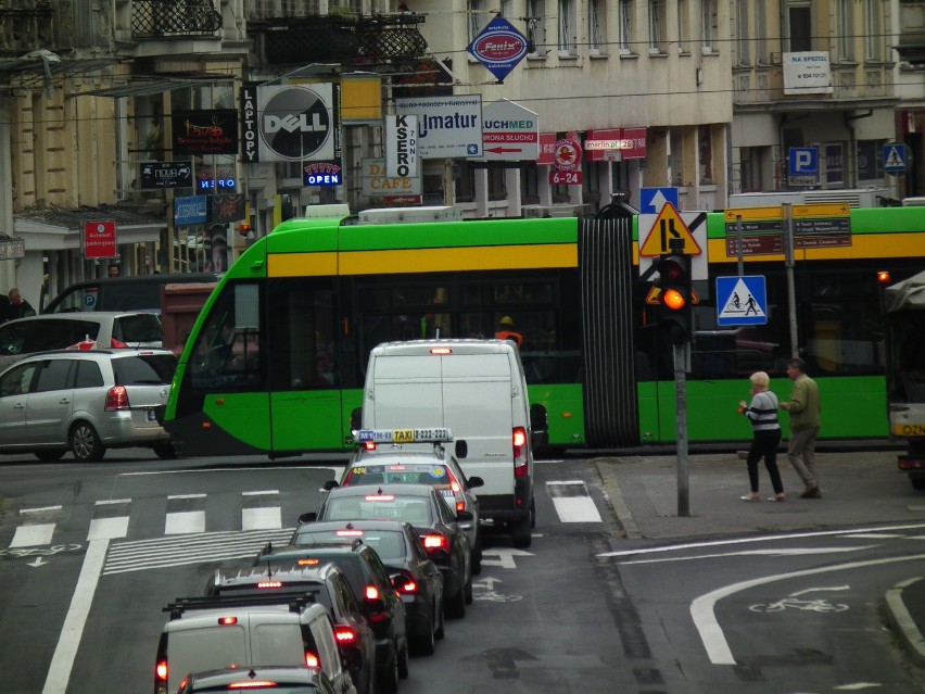 Tempo 30 z założenia ma pomóc w uspokojeniu ruchu w centrum...