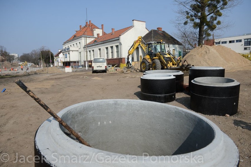 Budowa nowego węzła przesiadkowego w Toruniu [zobacz zdjęcia]