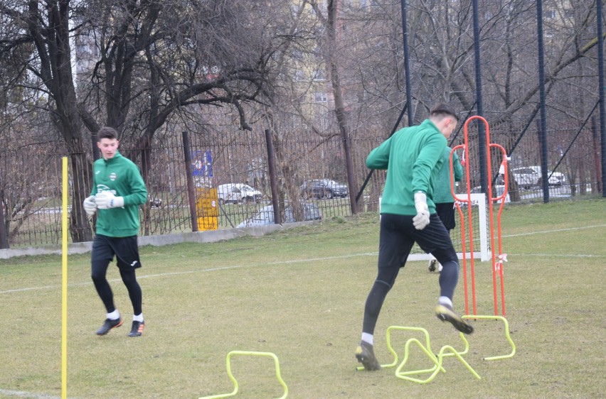 Fortuna 1 Liga. Poniedziałkowy trening Radomiaka na boisku przy ulicy Struga. Zabrakło czterech piłkarzy (ZDJĘCIA) 
