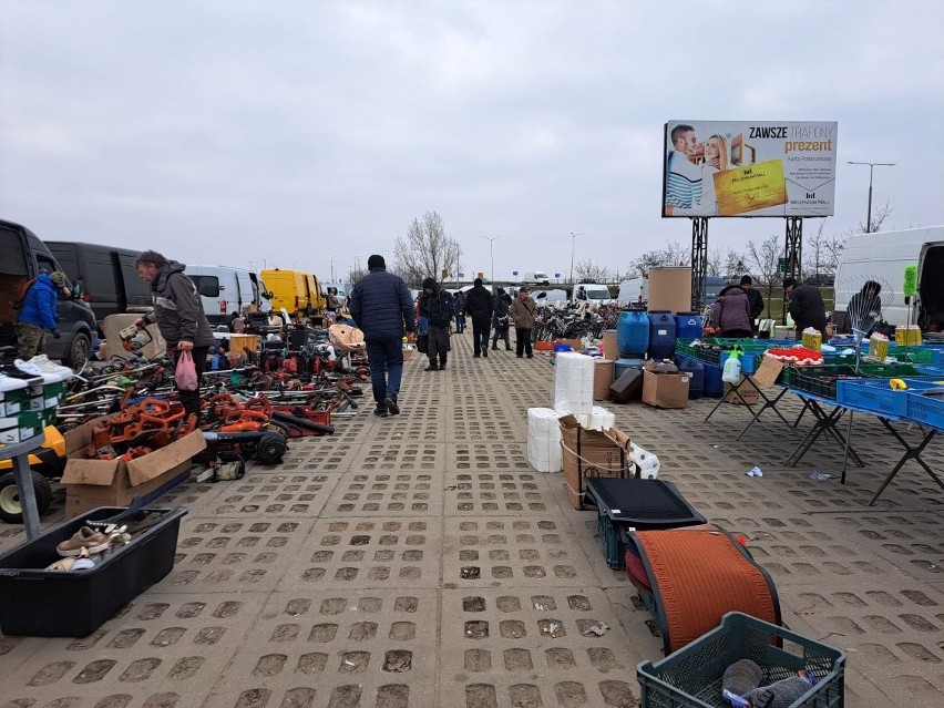 Zakupy na giełdzie w Sandomierzu w sobotę 4 marca. Co szło najlepiej? Zobacz zdjęcia