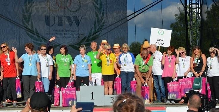 Kęty. Sukces Uniwersytetu Trzeciego Wieku w międzynarodowej olimpiadzie sportowej. Wśród ekip z Małopolski Kęty były najlepsze [ZDJĘCIA]