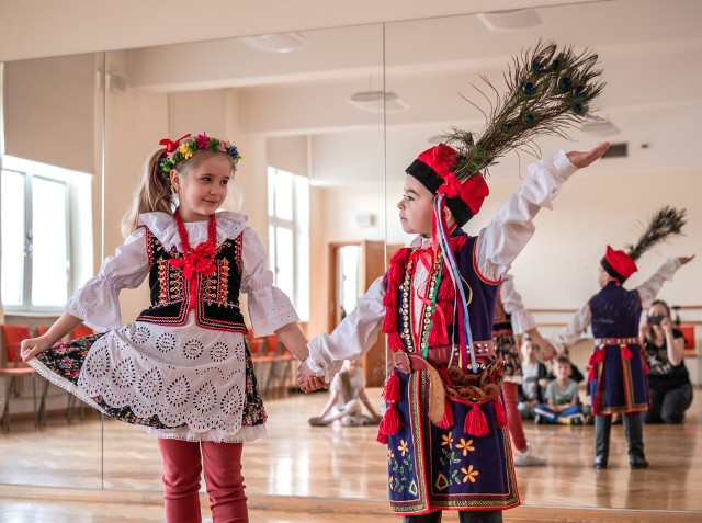 Od 21 do 23 kwietnia br. w Pałacu Kultury Zagłębia odbywa się kolejna, 13. edycja folkowego święta - Międzykulturowego Festiwalu Folklorystycznego Zagłębie i Sąsiedzi!