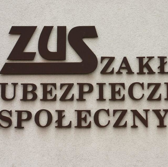 Na zwolnieniu? Sprawdzi Cię ZUS albo kolega. A państwo zaoszczędziJesteś na zwolnieniu? W każdej chwili może do ciebie zapukać pracownik ZUS