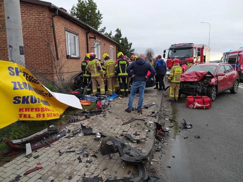 Wypadek w Strzeszkowicach Dużych. 5 osób zostało poszkodowanych 