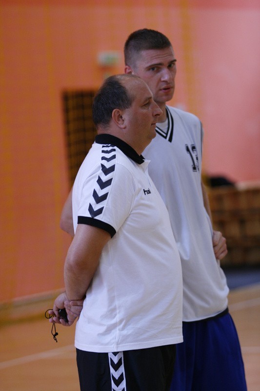 Trening koszykarzy Czarnych Slupsk w hali przy ulicy Szarych...