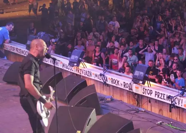 Na scenie Przystanku Woodstock 2013 gra teraz kanadyjska kapela Danko Jones.