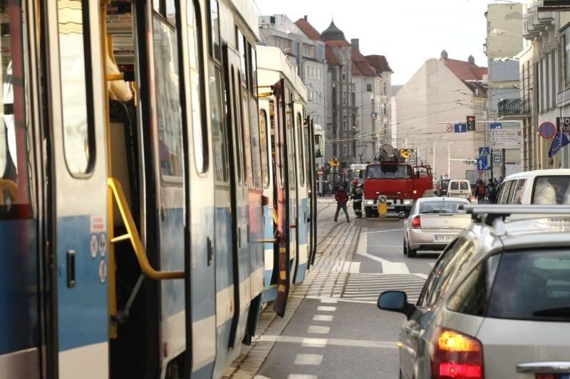 Wrocław: Akcja straży na Piłsudskiego. Tramwaje jechały objazdem