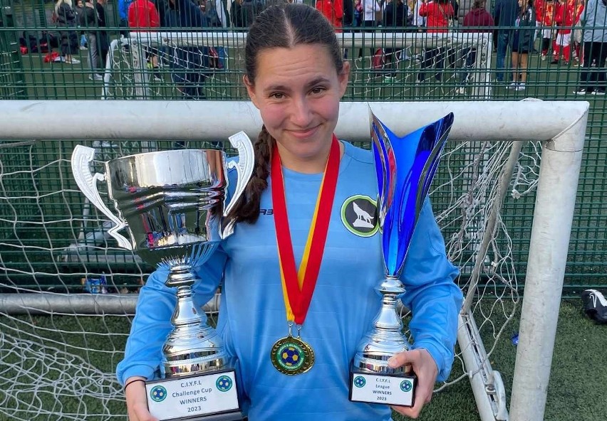 Julia Szumilas z Nowego Korczyna od 3 lat gra w piłkę nożną w Londynie. Wystąpiła w reklamie Google Pixel. Zobaczcie zdjęcia