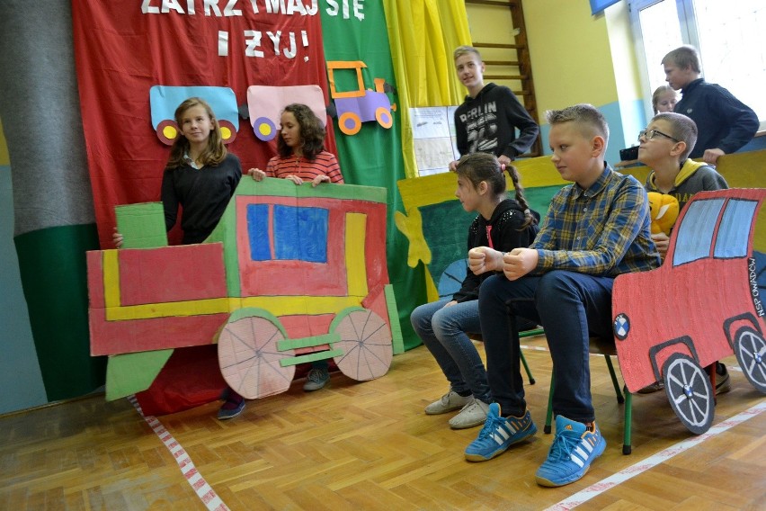 Happening "Zatrzymaj się i żyj" w Owadowie