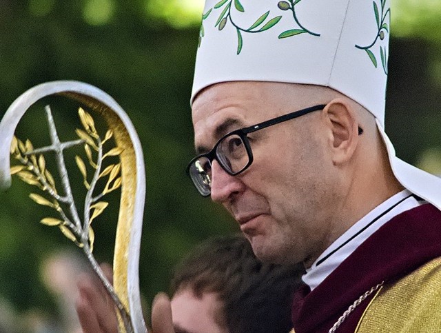 Abp Adrian Galbas przejmuje Archidiecezję Katowicką