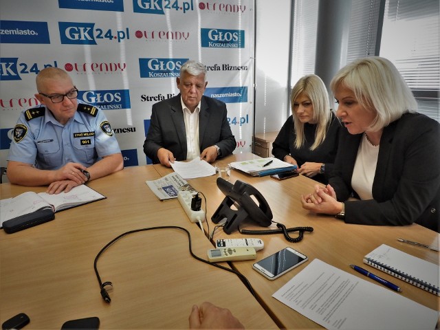 Wiceprezydent Koszalina Andrzej Kierzek, a także Bogumiła Szczepanik, Anna Grabuszyńska - Hewelt i  komendant SM Piotr Simiński odpowiadali na pytania naszych Czytelników.