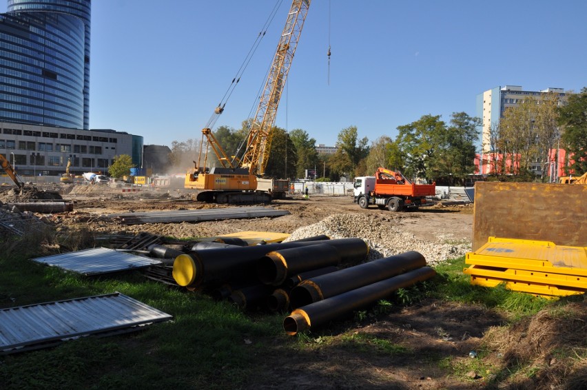 Nowy biurowiec powstaje tuż przy Sky Tower. To Centrum Południowe [WIZUALIZACJE, ZDJĘCIA]