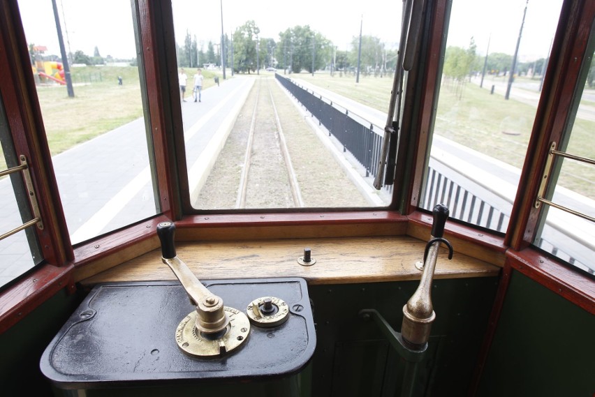 W soboty i niedziele po Łodzi kursuje zabytkowy tramwaj...